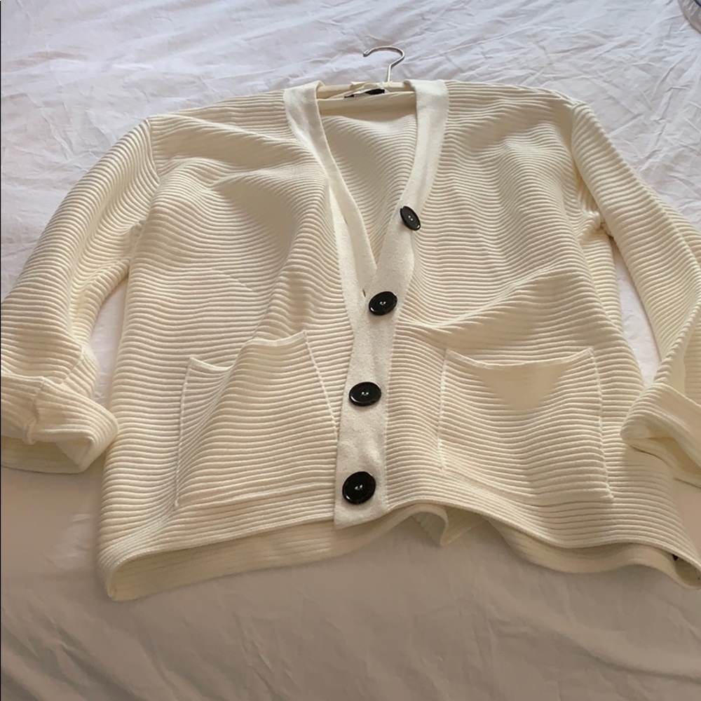ZARA KNIT SWEATER